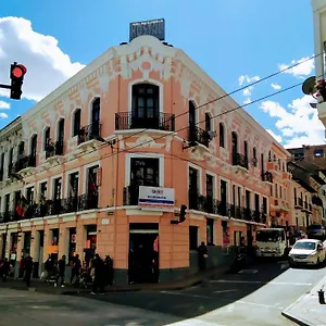 hotel-latitud-ecuem.hotelsquito.com/